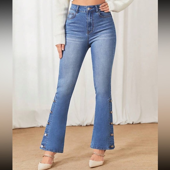 Button Detail Flare Leg Jeans - Picture 4 of 6